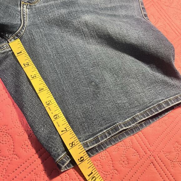 Lee Riders Shape‎ Illusions Slim Fit Midrise Bermuda Denim Jean Shorts Size 20M - Picture 7 of 7